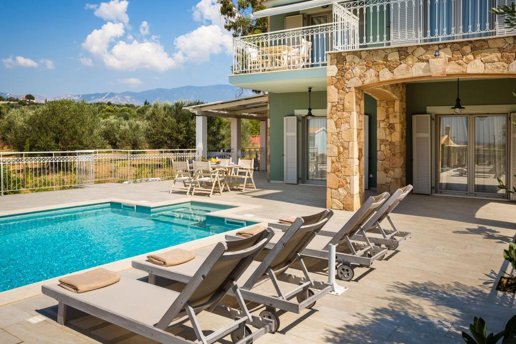Afrodite Luxury Villa Svoronata Exterior photo